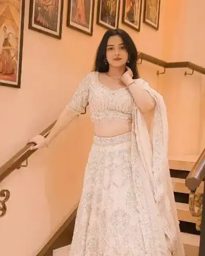 Escort Ampati